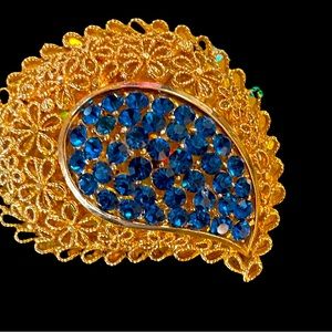 1950’s Signed Karu Arke G/P Peacock Blue Rhinestone Paisley Flower Brooch/Pin